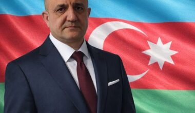 SİYASETİN MASKESİ DÜŞTÜ..