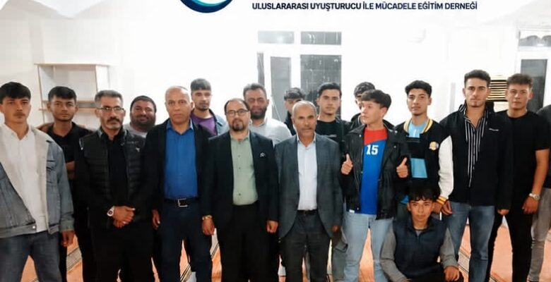 Gençleri Bağımlılığa Karşı Bilinçlendirme Seferberliği Sürüyor